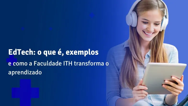 Jovem sorridente usando fones de ouvido enquanto estuda em um tablet, representando o aprendizado digital promovido pelas EdTechs.
