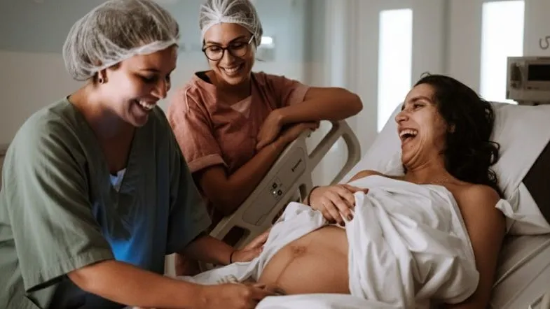 Enfermagem Obstétrica em Goiânia e Brasília: pós-graduação com prática em maternidades 9 Parto humanizado com acompanhamento da equipe de enfermagem obstétrica em ambiente hospitalar.